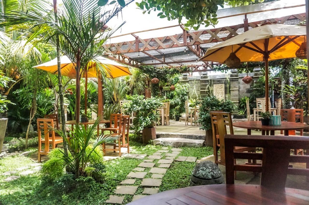 Wisma Pulau Merah Pasanggaran Extérieur photo