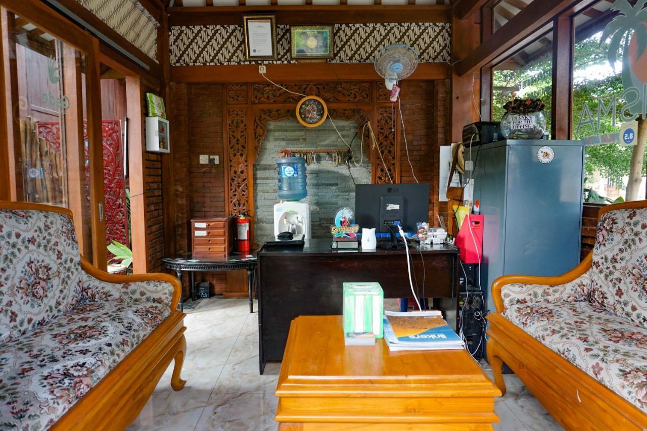 Wisma Pulau Merah Pasanggaran Extérieur photo